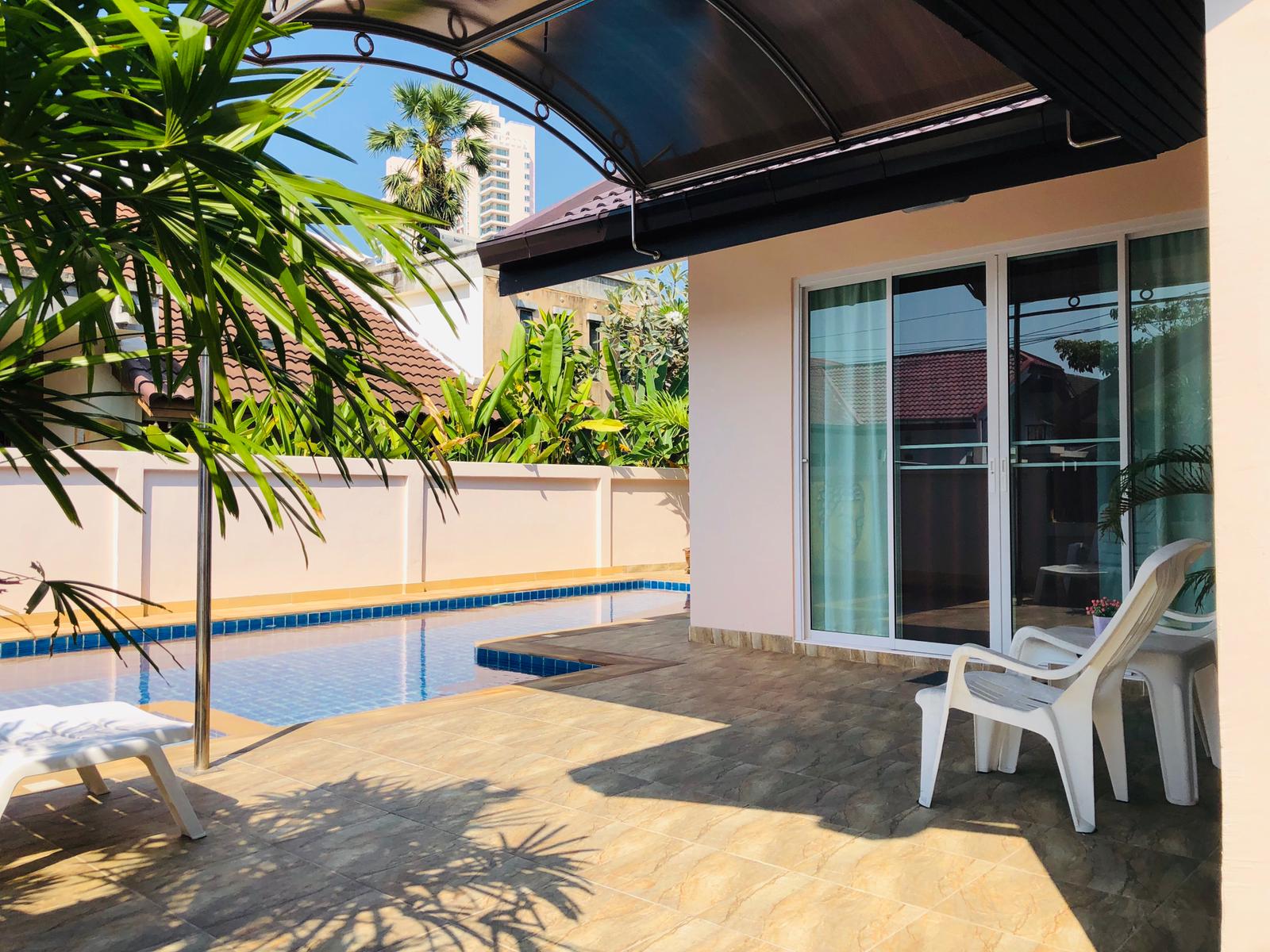Cozy house with a swimming pool in Jomtien Condotel