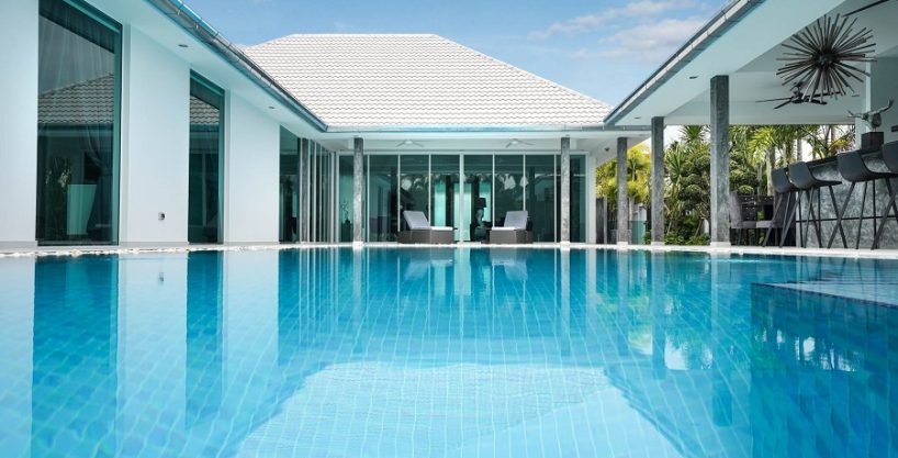 Luxury 4-bedroom Villa with a private swimming pool in Huay Yai